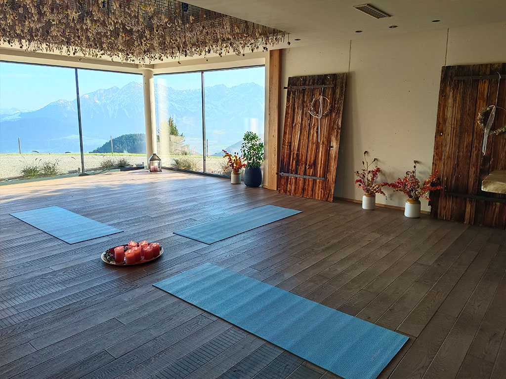 Yoga im Ideenreich der Kraftalm mit traumhaftem Ausblick - Itter/Tirol